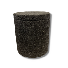 Charger l'image dans la galerie, Pot en pierre volcanique