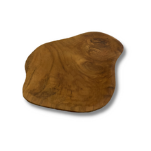 Charger l'image dans la galerie, Assiette déformée en teck