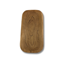 Charger l&#39;image dans la galerie, Nos assiettes ovales en bois de teck sont un investissement long terme . Cette assiette est faite avec un matériel durable et écologique pour l&#39;environnement.
